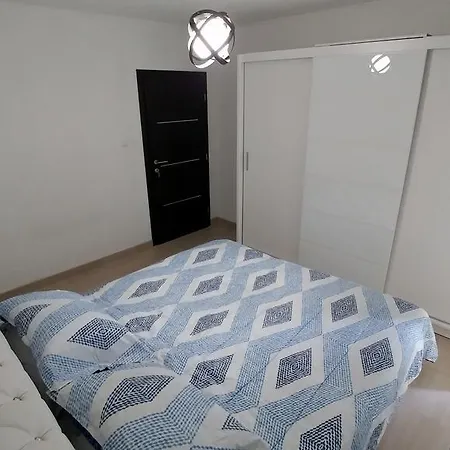Luxury Imani Vikendica